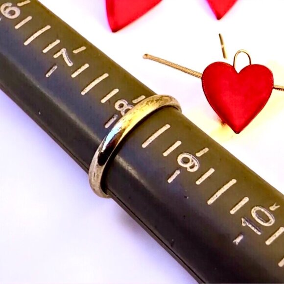 Sterling Silver Smooth Thin Band Ring Size 8 - Picture 1 of 15